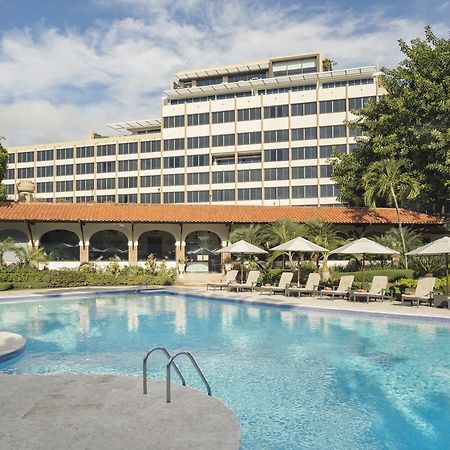 El Embajador, A Royal Hideaway Hotel Santo Domingo Exteriér fotografie The hotel's swimming pool