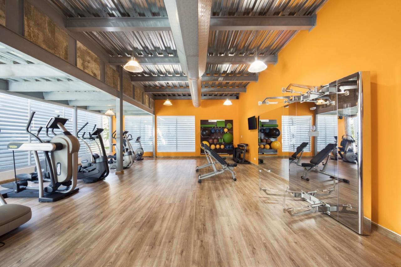El Embajador, A Royal Hideaway Hotel Santo Domingo Exteriér fotografie The gym at the 2012 Olympic Village