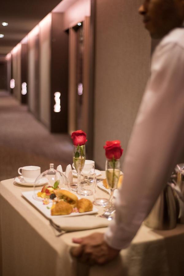 El Embajador, A Royal Hideaway Hotel Santo Domingo Exteriér fotografie A First Class meal on board a British Airways 747-400