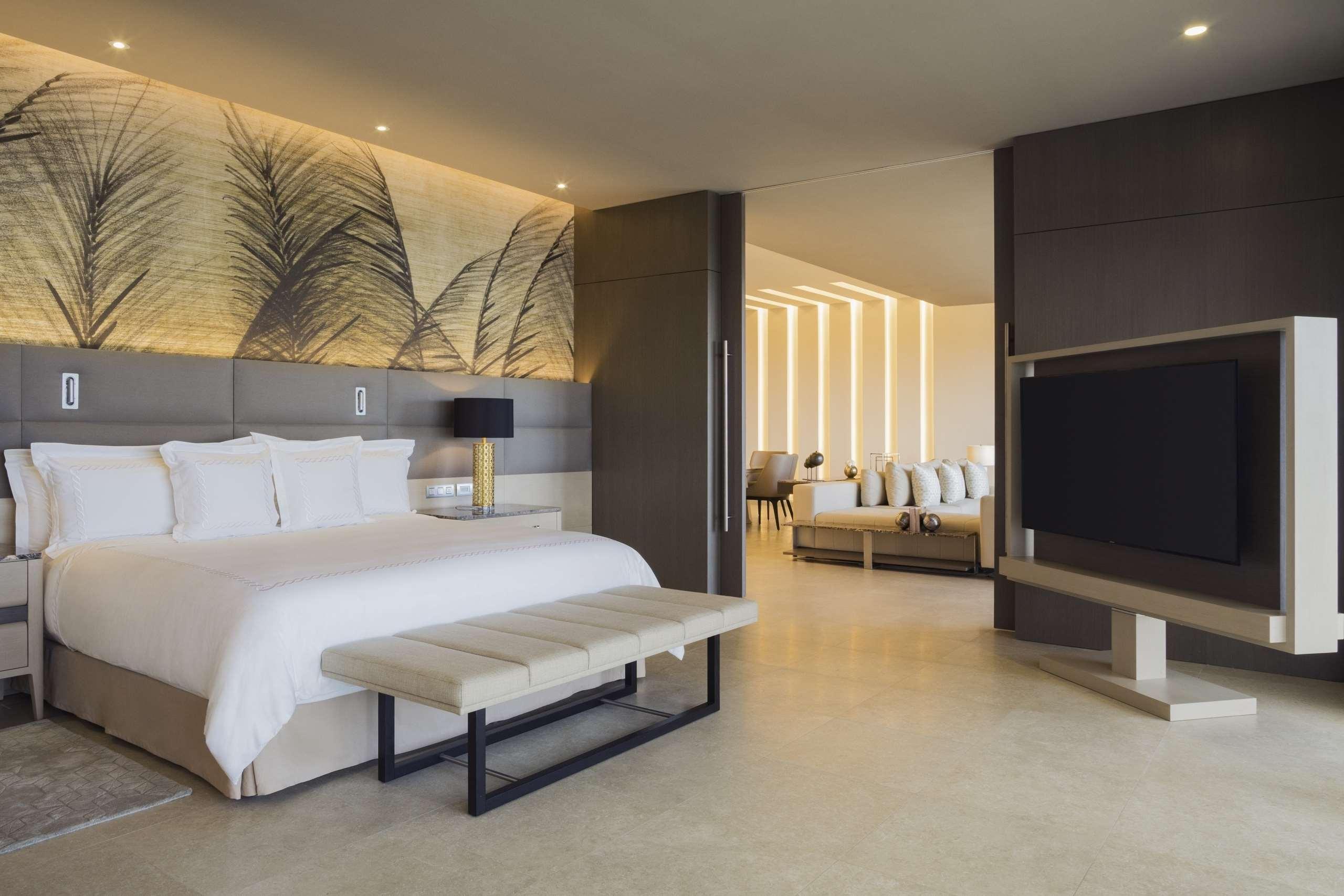 El Embajador, A Royal Hideaway Hotel Santo Domingo Exteriér fotografie A bedroom at the hotel
