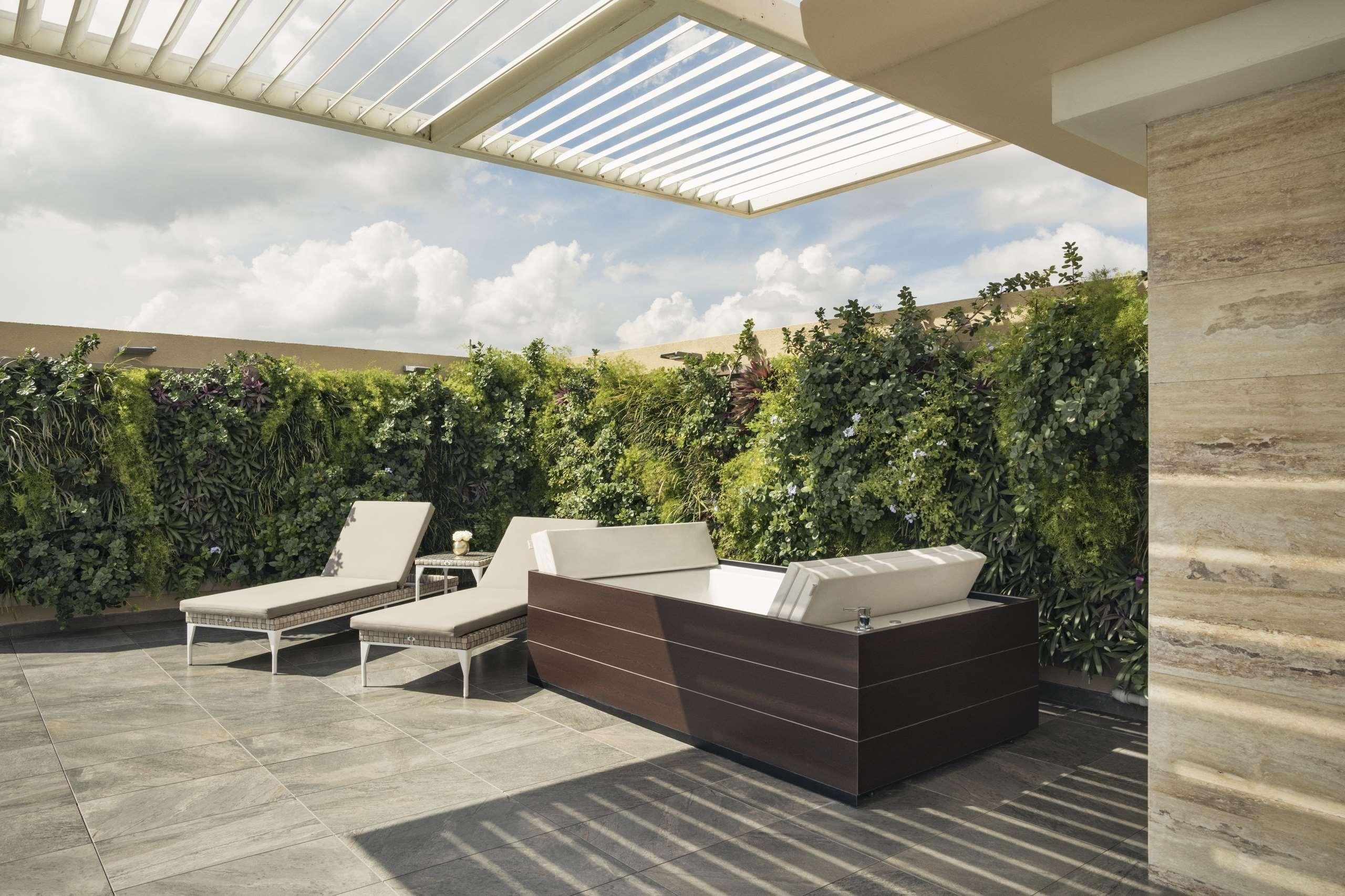 El Embajador, A Royal Hideaway Hotel Santo Domingo Exteriér fotografie A rooftop spa