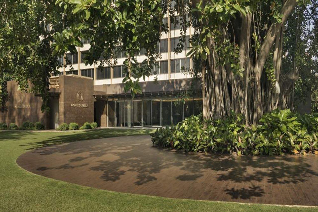 El Embajador, A Royal Hideaway Hotel Santo Domingo Exteriér fotografie The main entrance of the Royal College of Psychiatrists