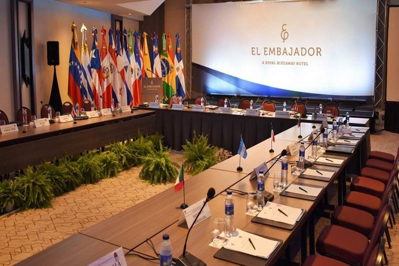 El Embajador, A Royal Hideaway Hotel Santo Domingo Exteriér fotografie The 2011 Summit of the Community of Portuguese Speaking Countries